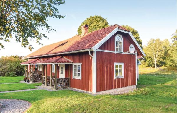 Auf dem Foto ist das Objekt Hultets gård in der Stadt Lerdala zu sehen.