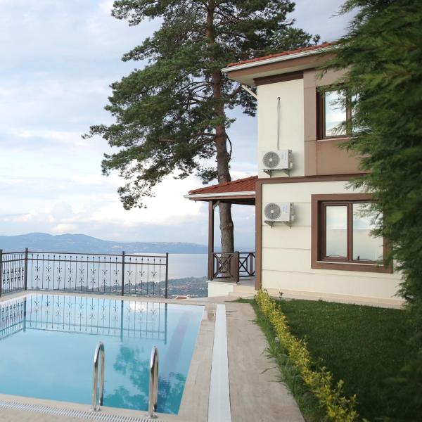 На фото показан объект Orchid Hills - heated swimming pool, расположенный в городе Dibektaş.