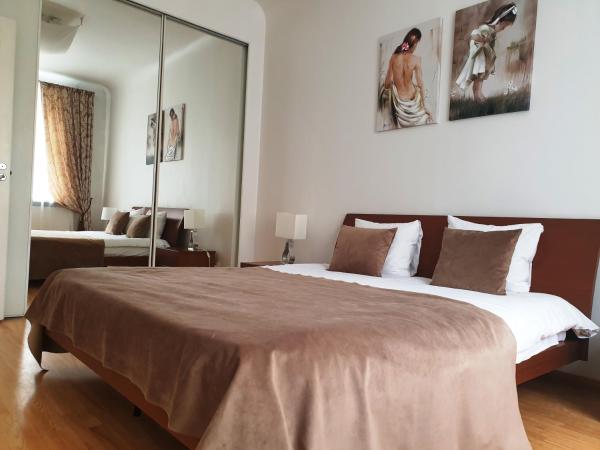 A la foto es mostra l'objecte City Inn Riga App 2026 renovated, Town Hall view with parking situat a la ciutat de Riga.