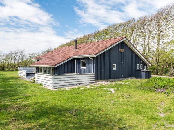 På billedet ses objektet 6 person holiday home in Fanø beliggende i byen Fanø.