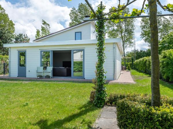 Spacious detached holiday home for 6 people with a SAUNA and 2 bathrooms