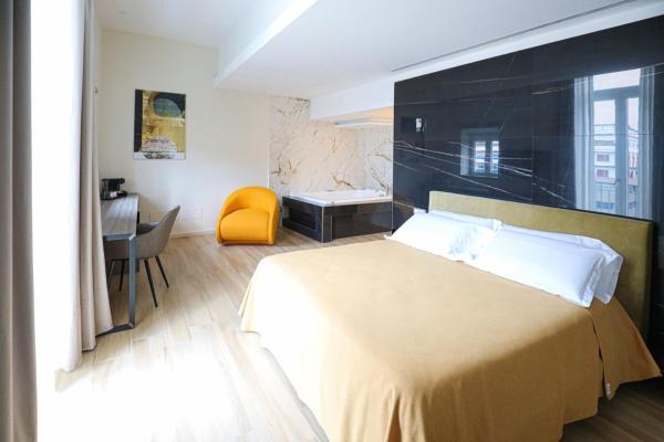 Municipio Luxury Suite, Neapol