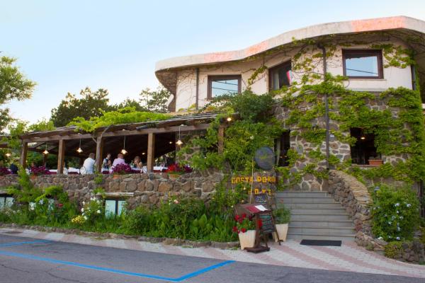 写真にはカーラゴノネ市にあるCosta Doradaが写っています。