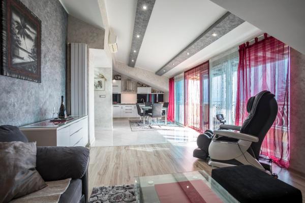 Luxury spacious apt near Znjan beach w sea view, Split