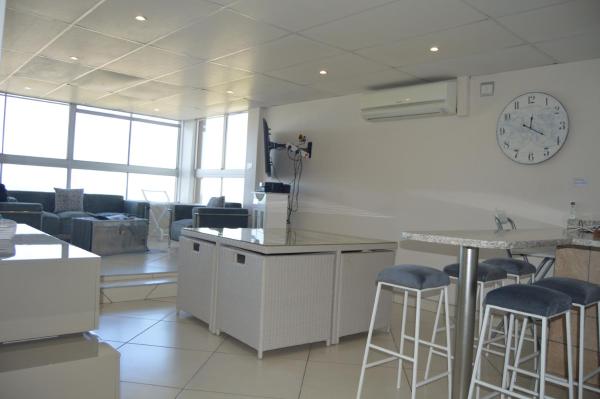 Foto 5: Accommodation Front - Classy 4 Sleeper with Ocean Views
