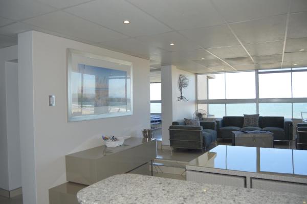 Foto 2: Accommodation Front - Classy 4 Sleeper with Ocean Views