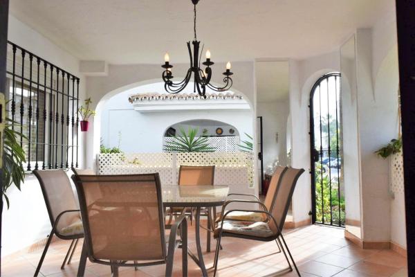 A la foto es mostra l'objecte Ático duplex en Los Naranjos, Marbella situat a la ciutat de Marbella.