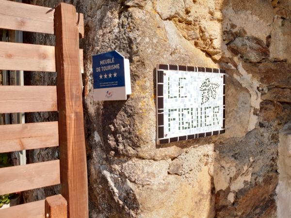 Στη φωτογραφία φαίνεται το αντικείμενο Le Figuier που βρίσκεται στην πόλη Massignac.