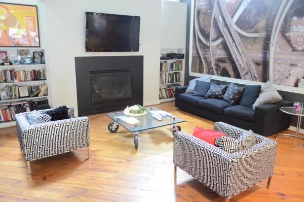 A la foto es mostra l'objecte Modern B & B situat a la ciutat de Houston.