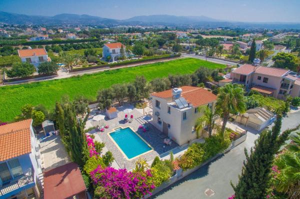 Villa Gavalas, Peja