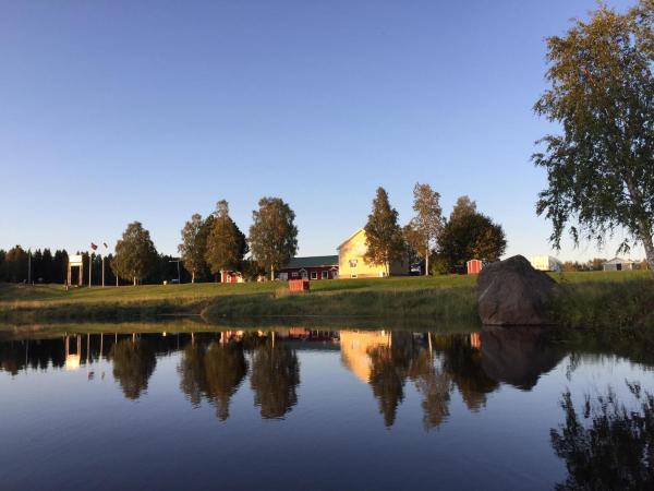 Na fotografii je vidět objekt Sangis Motell och Camping nacházející se ve městě Sangis.