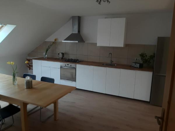 Na fotografii je vidět objekt Apartmán Dvořák 194 pod Svatou horou nacházející se ve městě Dubno.