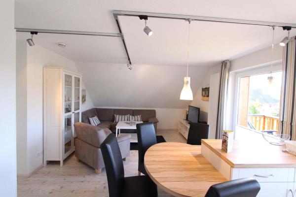 På billedet ses objektet Haus Heckenrose Whg 2 OG beliggende i byen Kellenhusen.