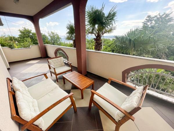 Apartment In Crikvenica 42248 - Selce