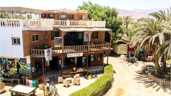 A la foto es mostra l'objecte Deep Blue Divers Hostel Dahab situat a la ciutat de Dahab.