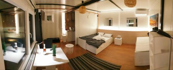 På billedet ses objektet Cosy Novi Sad loft, self check-in beliggende i byen Kać.