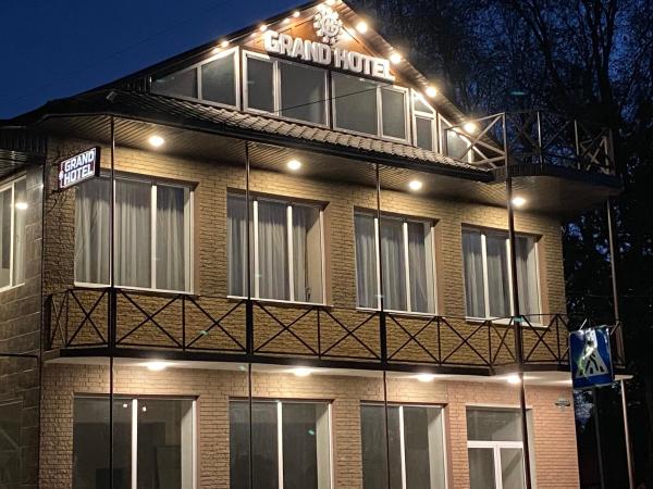 A la foto es mostra l'objecte Grand Hotel situat a la ciutat de Lomachintsy.