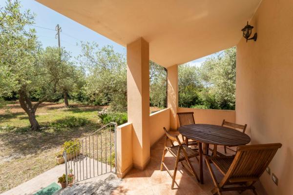 På bildet vises objektet Villa Be som ligger i byen Alghero.