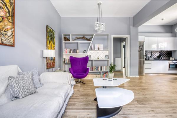 Kuva 6: Spacious flat with courtyard in Peristeri!