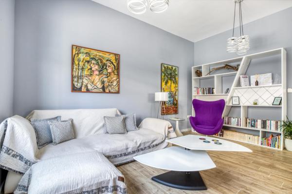 Kuva 3: Spacious flat with courtyard in Peristeri!