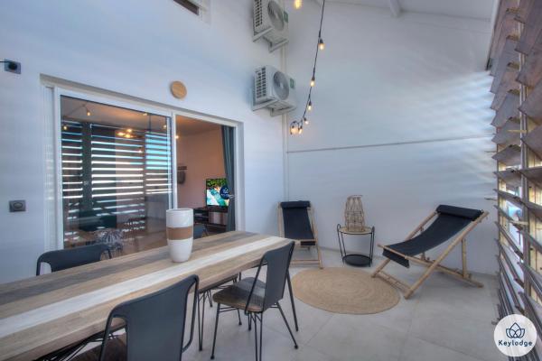 Apt - 4 pers - Petit Duc - Rénové - 44m² - Centre de Mont Rocquefeuil - Saint-Gilles les Bains的照片5