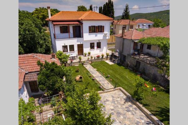 Na zdjęciu widoczny jest obiekt Villa Clairy in Argalasti, Pelion położony w mieście Argalasti.