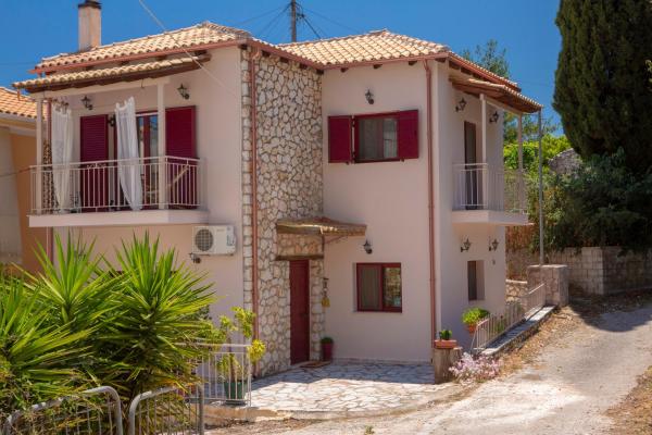 Na foto é possível ver o objeto Maria's House localizado na cidade de Nydri.