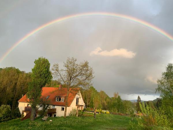 Na zdjęciu widoczny jest obiekt Agroturystyka Zacisze położony w mieście Barcinek.