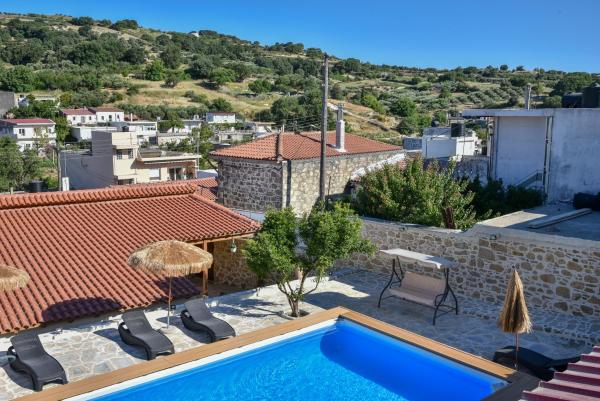 På billedet ses objektet Four Season Tzoulakis Villa beliggende i byen Panasós.