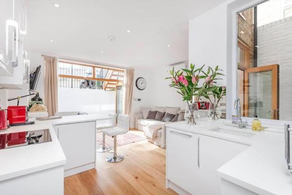 Foto 5: Fulham Broadway 2-Bed Apt w Garden & Pets Ok