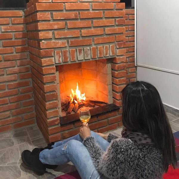 A la foto es mostra l'objecte lolahouse situat a la ciutat de Monte Sião.