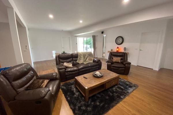 Billede 3: Spacious, Contemporary and Self-Contained with Beautiful Views