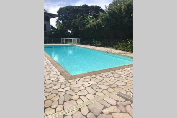 A la foto es mostra l'objecte Le diamant bleu_Charmant T2 à Cayenne _Baduel situat a la ciutat de Caiena.