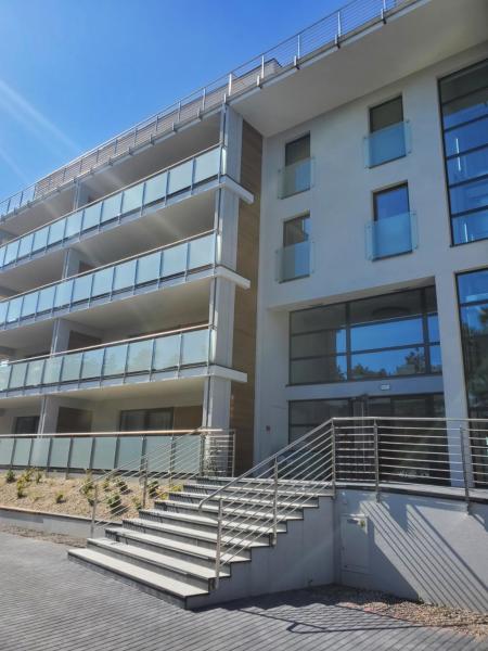 A la foto es mostra l'objecte Hampton House situat a la ciutat de Rowy.