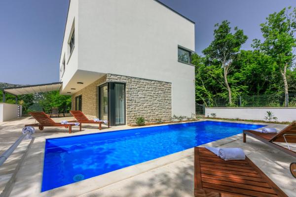 На фото показан объект Villa Luce, расположенный в городе Grižane.