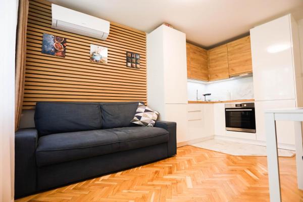 White Central Apartment, Warna