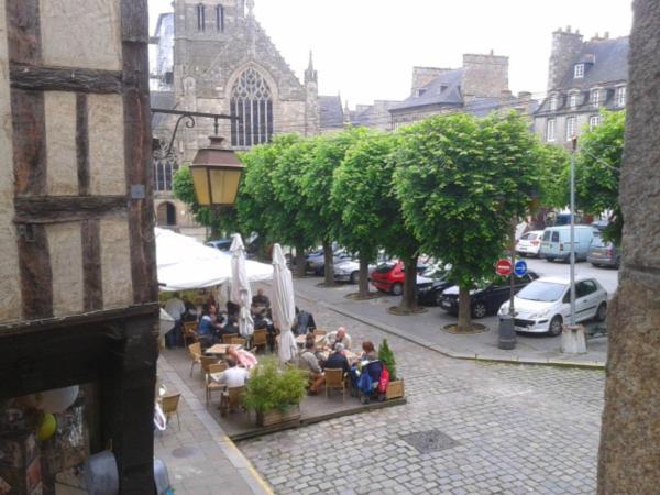 På billedet ses objektet Le studio de St-Sauveur beliggende i byen Dinan.