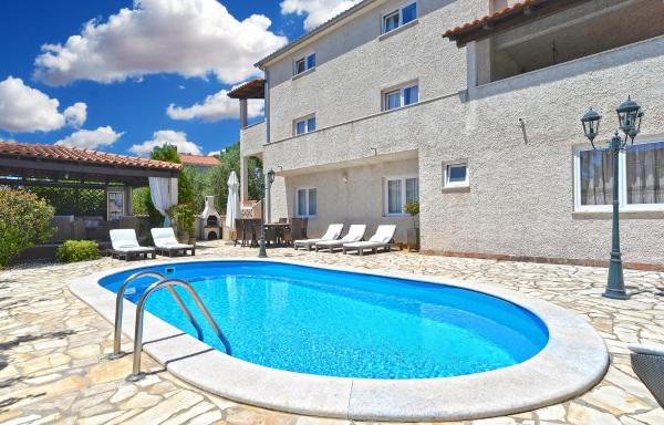 A la foto es mostra l'objecte House Vesna 2101 situat a la ciutat de Pula.
