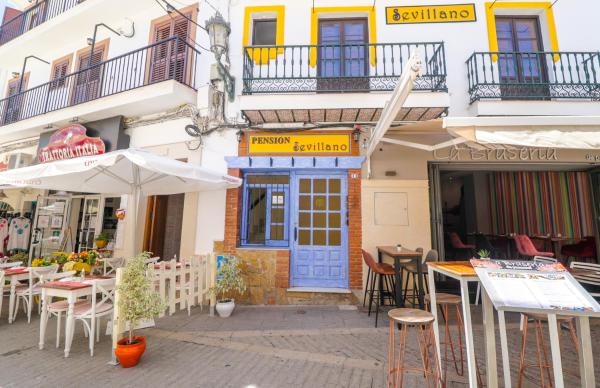 A la foto es mostra l'objecte Pensión Sevillano situat a la ciutat de Nerja.