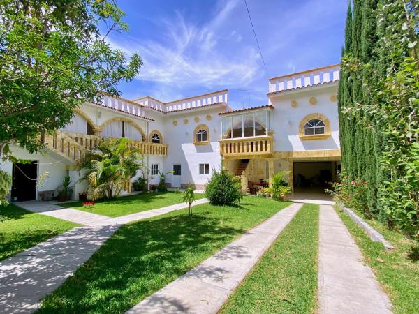 A la foto es mostra l'objecte Casa Elim-Oaxaca situat a la ciutat de Teotitlán del Valle.