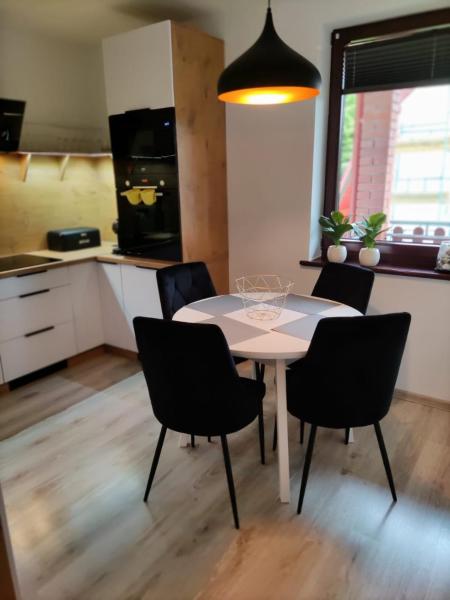 Na zdjęciu widoczny jest obiekt Apartament Szumi Las Kletno położony w mieście Kletno.