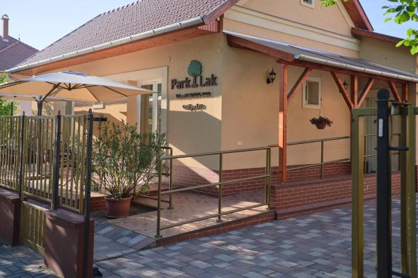 A la foto es mostra l'objecte Park-Lak Vendégház situat a la ciutat de Makó.