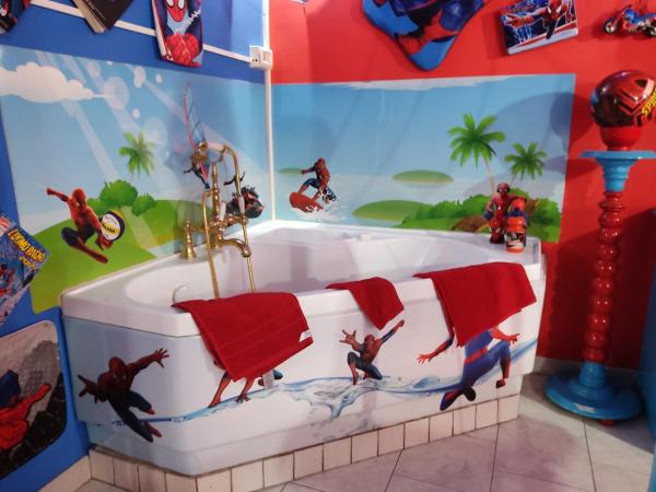 På bildet vises objektet SPIDERMAN House som ligger i byen Catania.