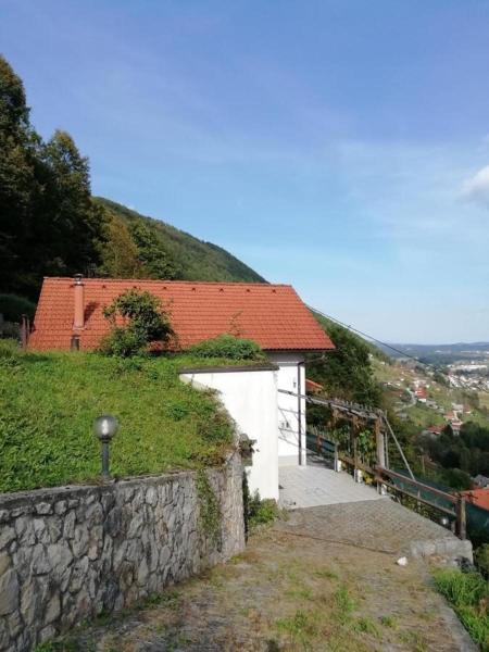 På billedet ses objektet Wine House, Zidanica Gruden beliggende i byen Straža.