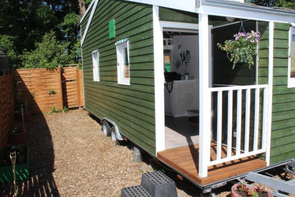 A la foto es mostra l'objecte tinyhouse-dangast 2 situat a la ciutat de Dangastermoor.