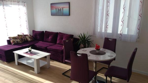 Nella foto è visibile l'oggetto Apartmani Marojević, Bar situato nella città di Bar.