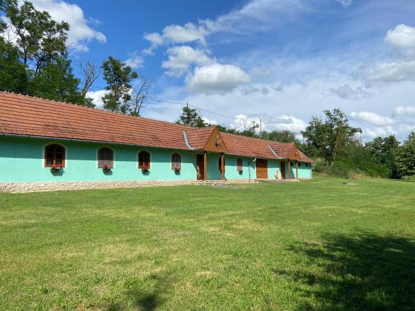 På billedet ses objektet Chalupa Myslivna beliggende i byen Vevčice.