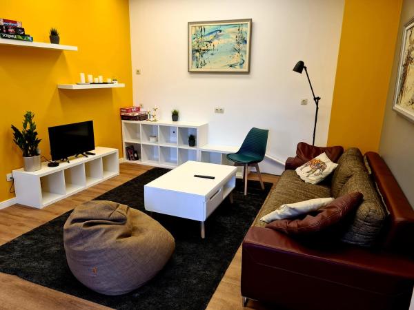 Na fotografii je vidět objekt RailWay Bed HOSTEL nacházející se ve městě Kaunas.
