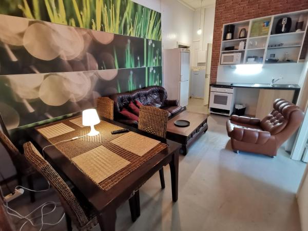 Na zdjęciu widoczny jest obiekt Captivating 4-Bed Apartment in Kotka SaunaFacility położony w mieście Karhula.