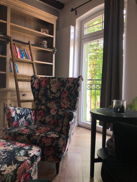 Na zdjęciu widoczny jest obiekt Apartament Ernesta położony w mieście Brożec.